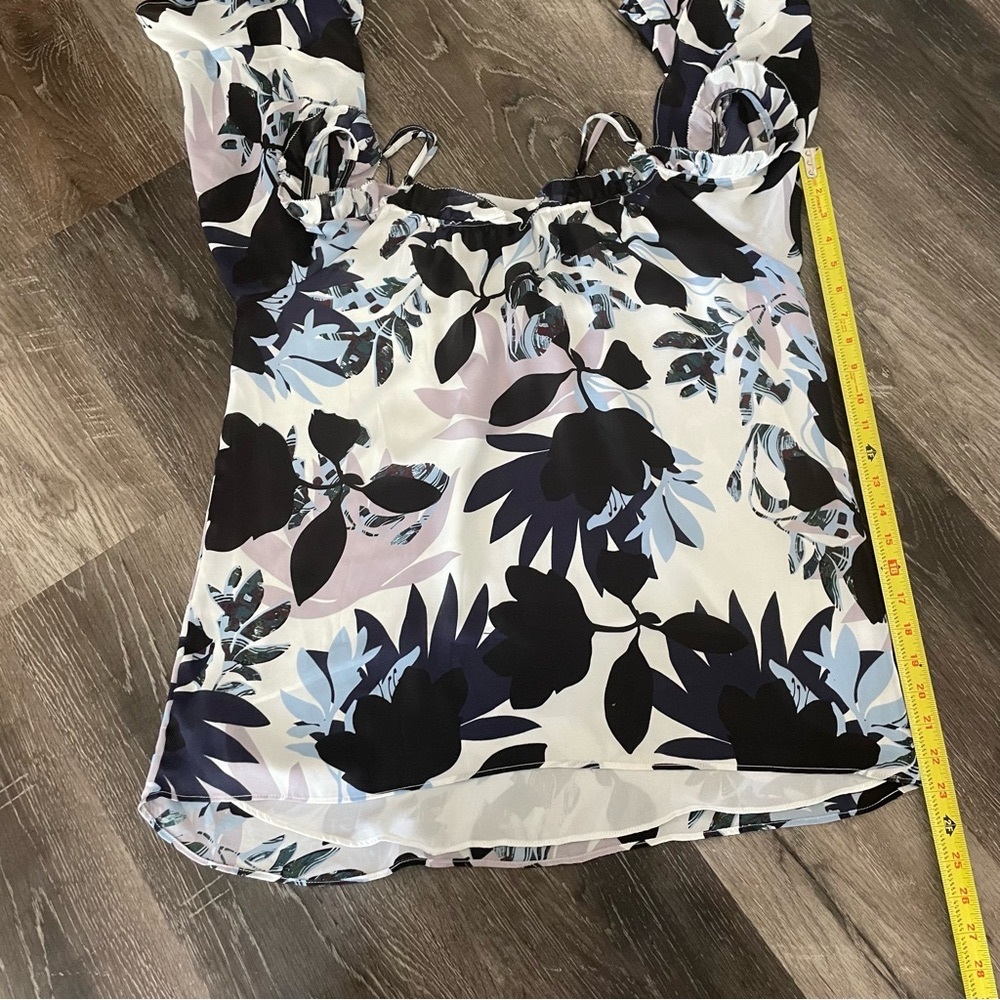 Parker Cold Shoulder Top, Women’s Size Large